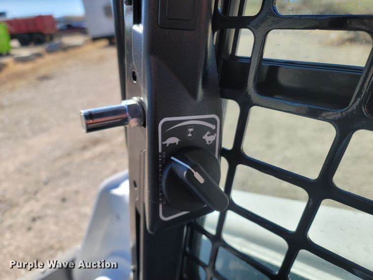 image for item MB9859 2022 Bobcat T870  tracked skid steer loader