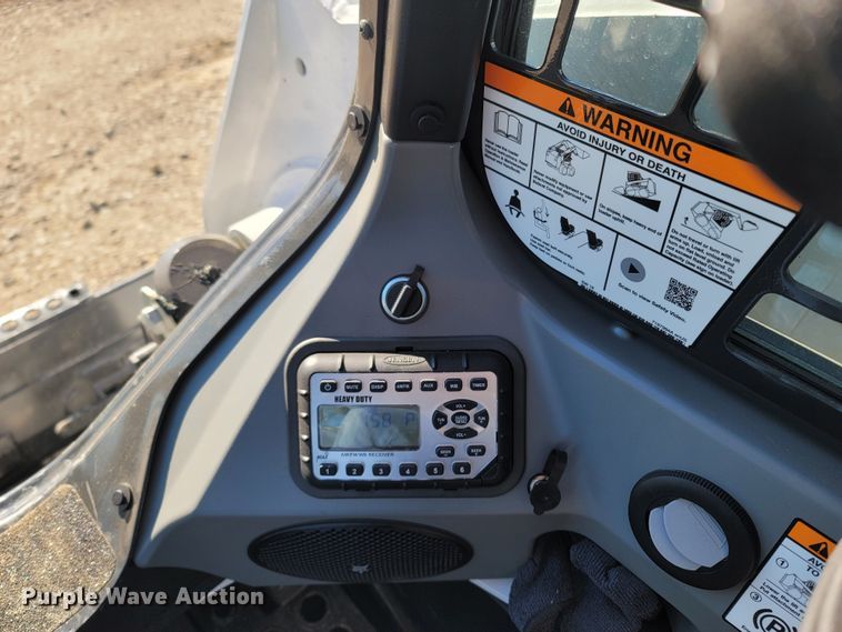 image for item MB9859 2022 Bobcat T870  tracked skid steer loader