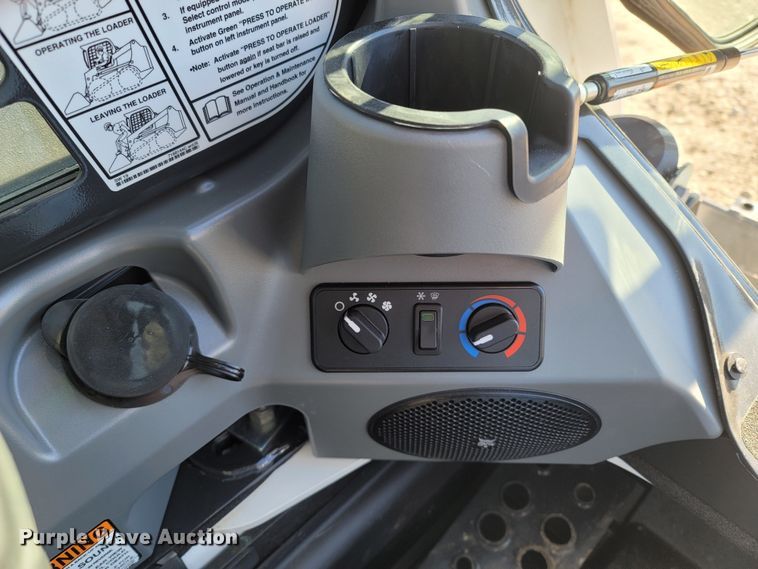 image for item MB9859 2022 Bobcat T870  tracked skid steer loader