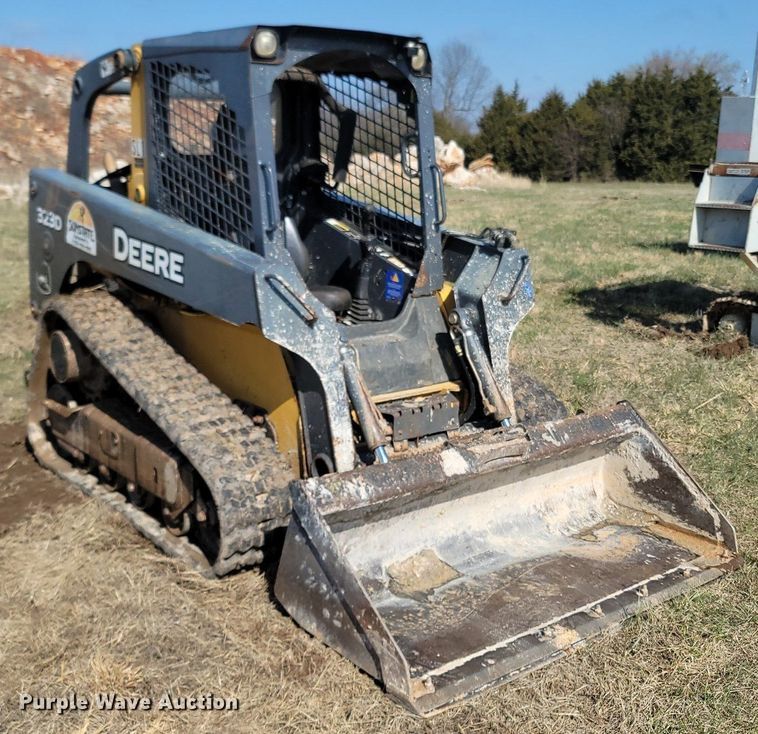 image for item MB9883 2013 John Deere 323D  tracked skid steer loader