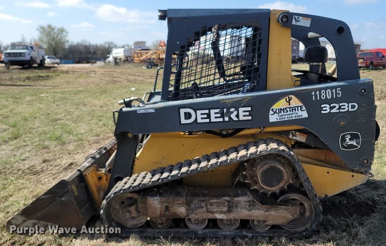 image for item MB9883 2013 John Deere 323D  tracked skid steer loader