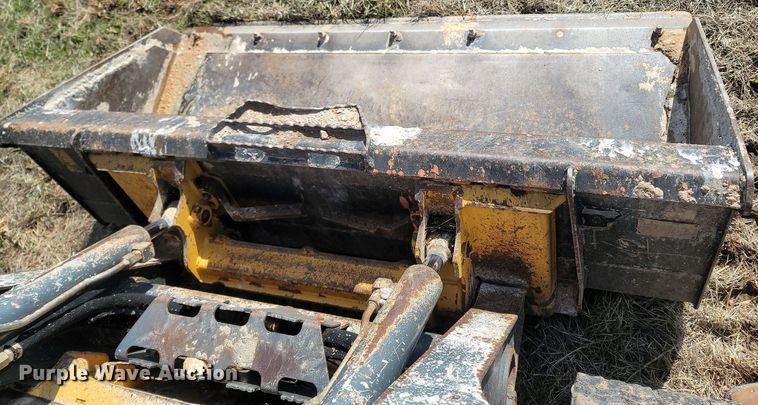 image for item MB9883 2013 John Deere 323D  tracked skid steer loader