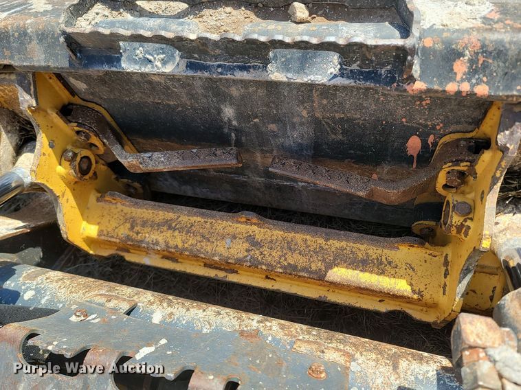 image for item MB9883 2013 John Deere 323D  tracked skid steer loader