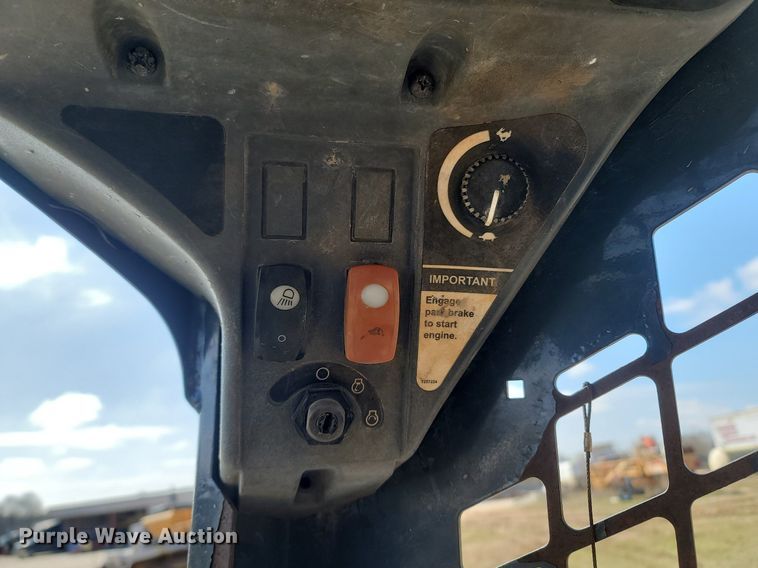 image for item MB9883 2013 John Deere 323D  tracked skid steer loader