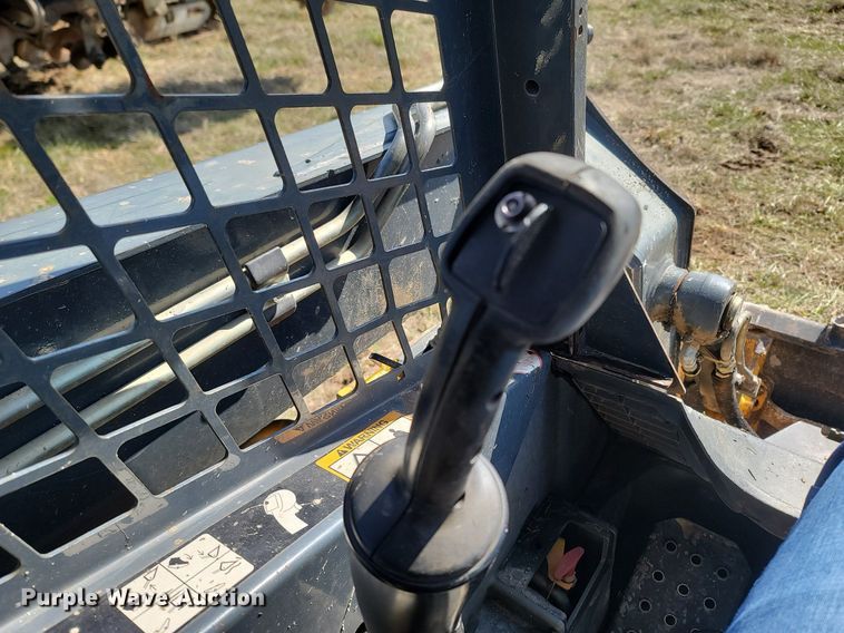 image for item MB9883 2013 John Deere 323D  tracked skid steer loader