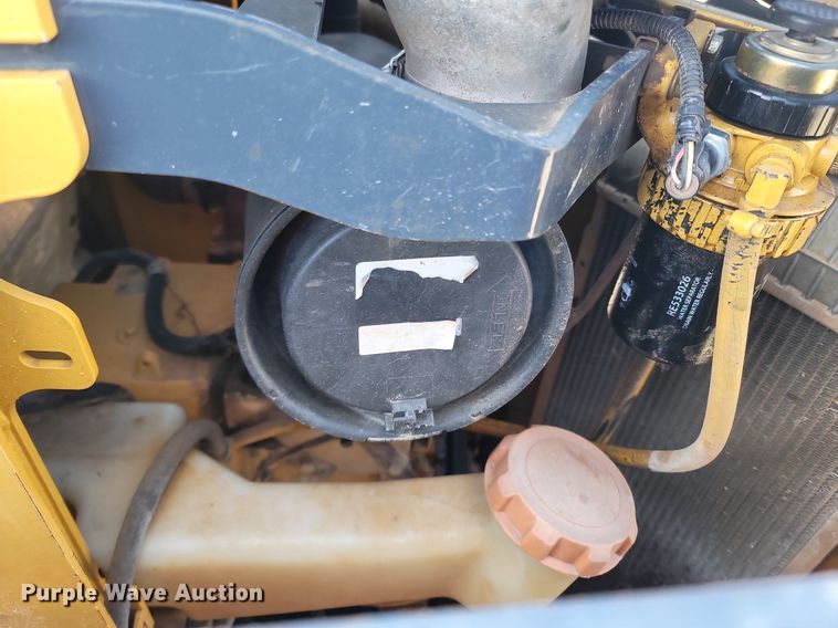 image for item MB9883 2013 John Deere 323D  tracked skid steer loader