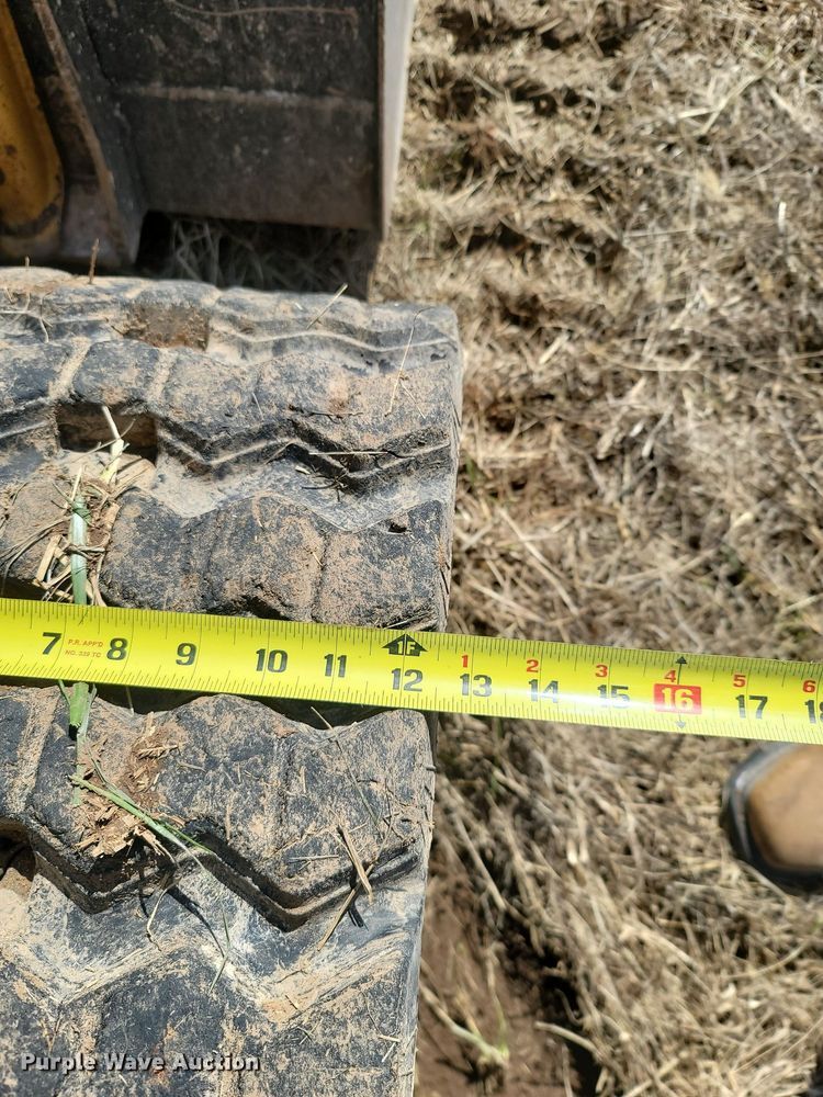 image for item MB9883 2013 John Deere 323D  tracked skid steer loader