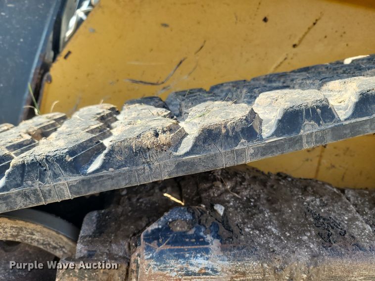 image for item MB9883 2013 John Deere 323D  tracked skid steer loader