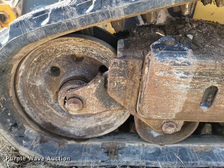 image for item MB9883 2013 John Deere 323D  tracked skid steer loader