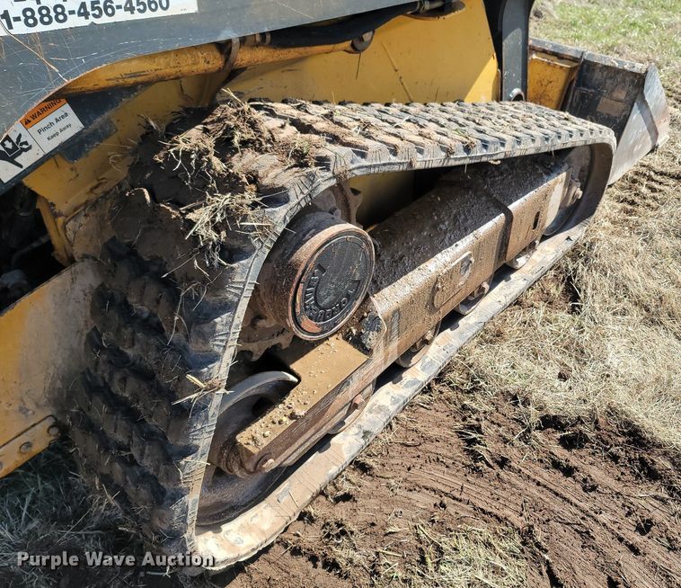 image for item MB9883 2013 John Deere 323D  tracked skid steer loader