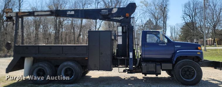 image for item MB9886 1990 GMC TopKick C6000  crane truck