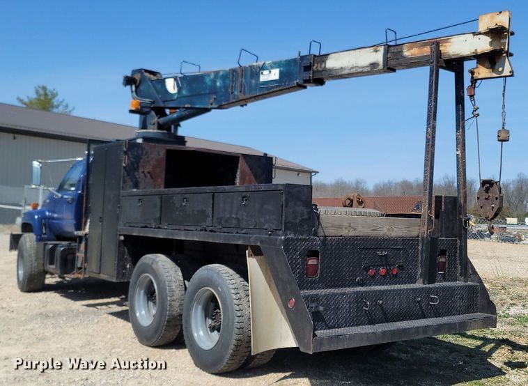 image for item MB9886 1990 GMC TopKick C6000  crane truck