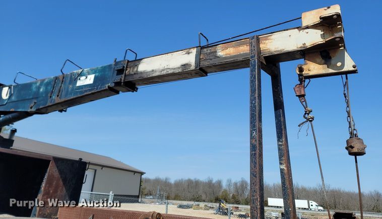 image for item MB9886 1990 GMC TopKick C6000  crane truck