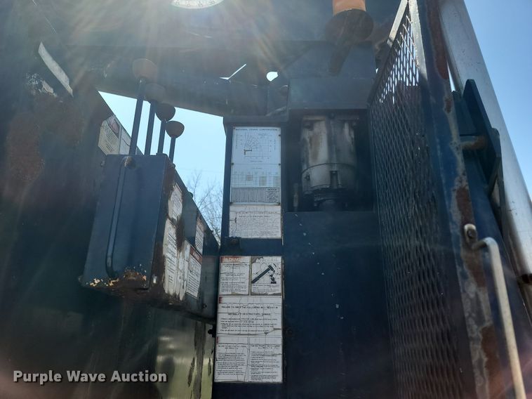 image for item MB9886 1990 GMC TopKick C6000  crane truck