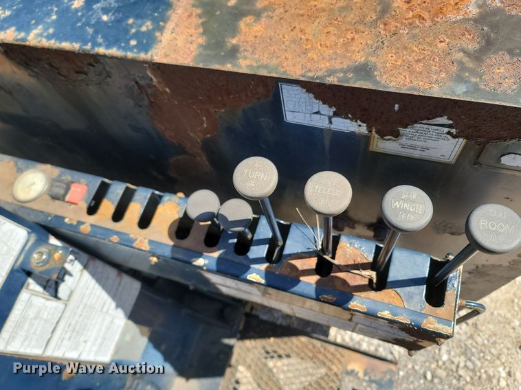 image for item MB9886 1990 GMC TopKick C6000  crane truck