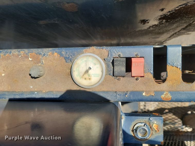 image for item MB9886 1990 GMC TopKick C6000  crane truck