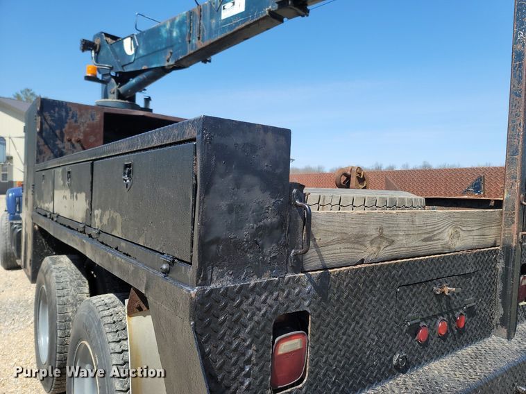 image for item MB9886 1990 GMC TopKick C6000  crane truck