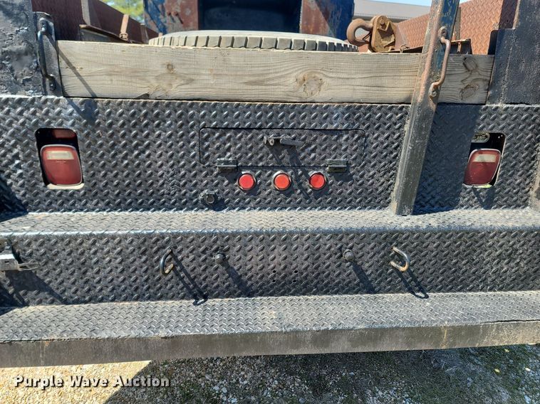 image for item MB9886 1990 GMC TopKick C6000  crane truck