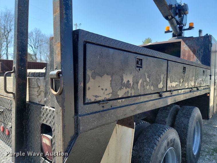 image for item MB9886 1990 GMC TopKick C6000  crane truck