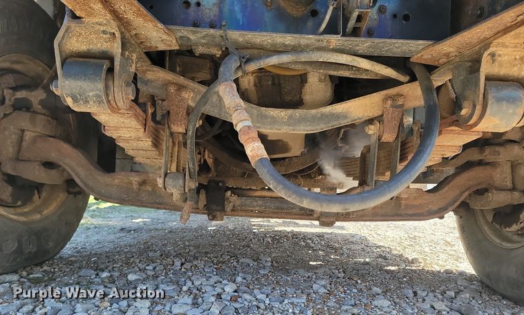 image for item MB9886 1990 GMC TopKick C6000  crane truck