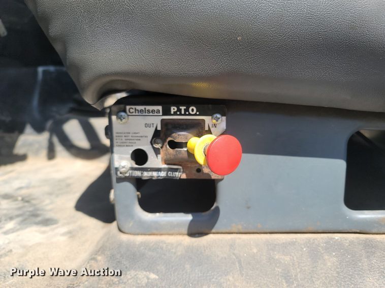 image for item MB9886 1990 GMC TopKick C6000  crane truck