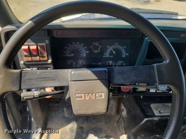 image for item MB9886 1990 GMC TopKick C6000  crane truck