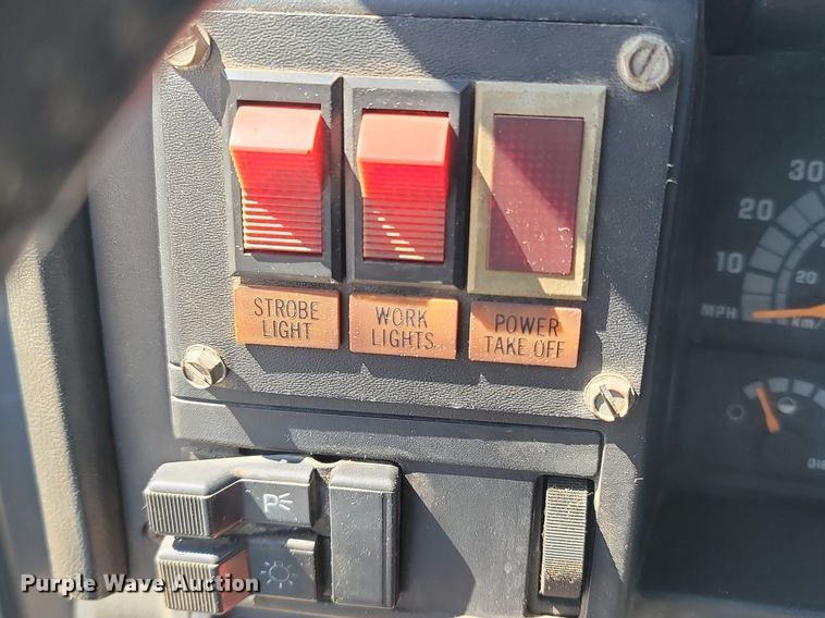 image for item MB9886 1990 GMC TopKick C6000  crane truck