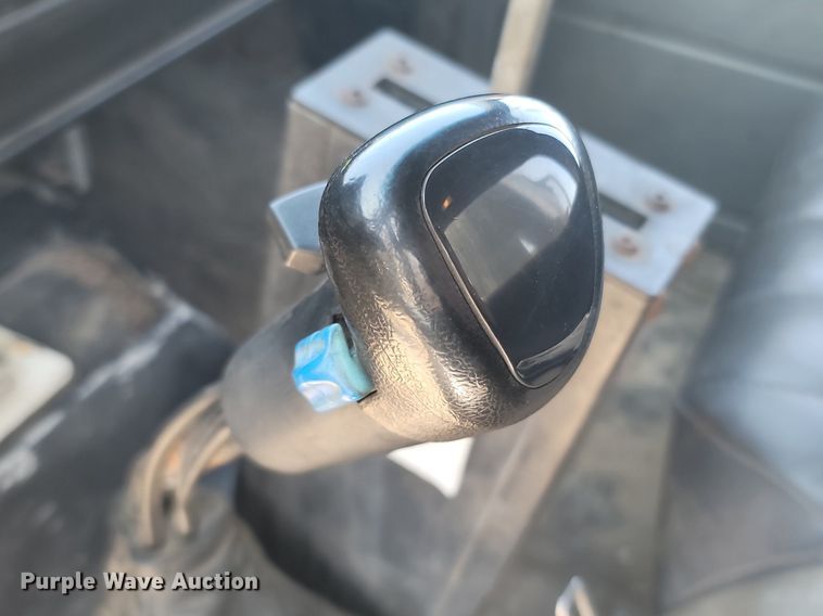 image for item MB9886 1990 GMC TopKick C6000  crane truck