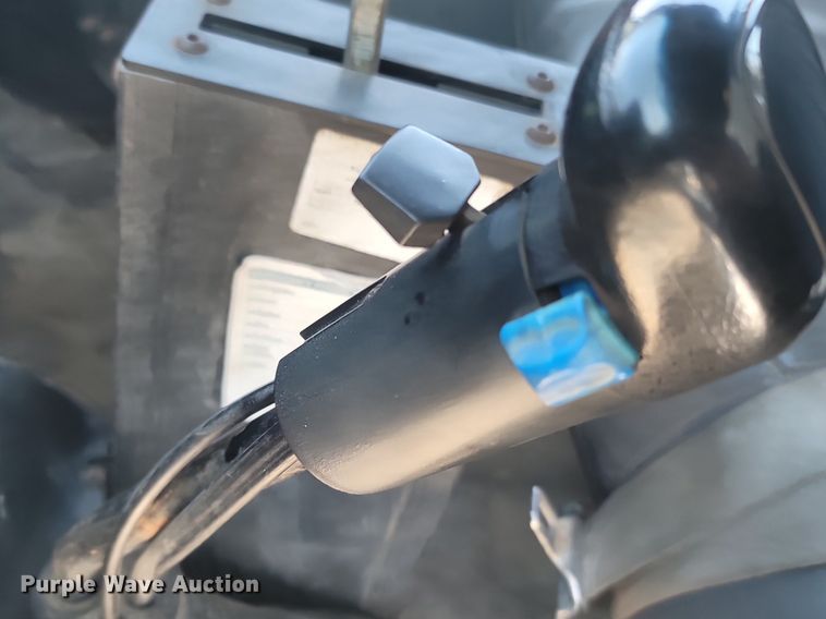 image for item MB9886 1990 GMC TopKick C6000  crane truck