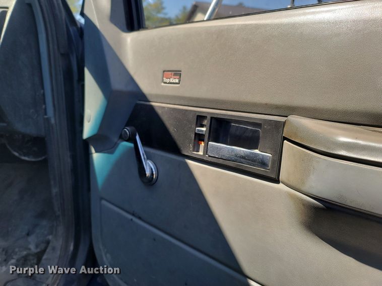 image for item MB9886 1990 GMC TopKick C6000  crane truck