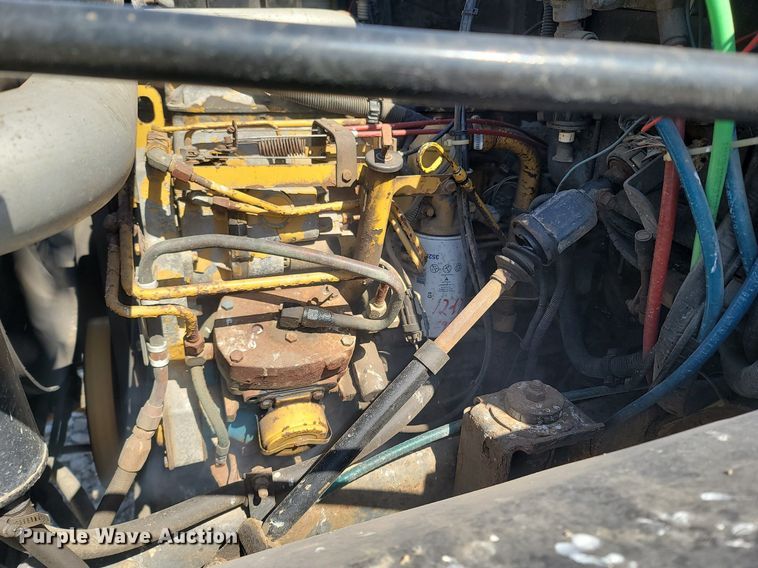 image for item MB9886 1990 GMC TopKick C6000  crane truck