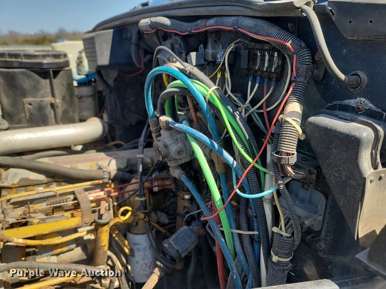 image for item MB9886 1990 GMC TopKick C6000  crane truck