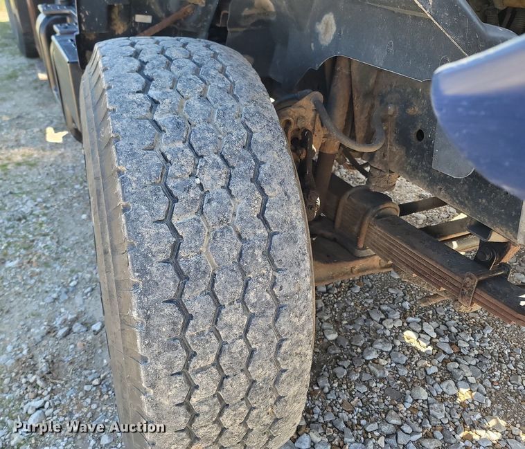 image for item MB9886 1990 GMC TopKick C6000  crane truck