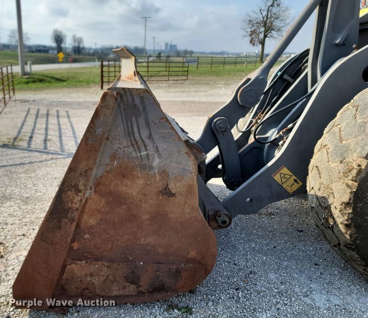 image for item MB9889 2008 Volvo L120F  wheel loader