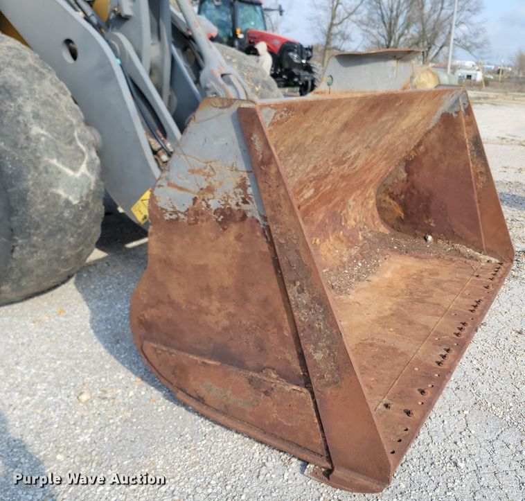 image for item MB9889 2008 Volvo L120F  wheel loader