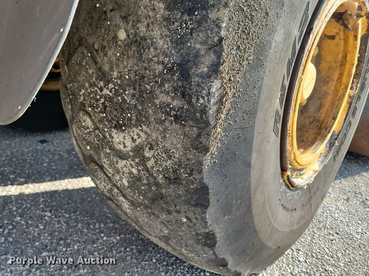 image for item MB9889 2008 Volvo L120F  wheel loader