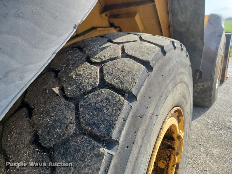 image for item MB9889 2008 Volvo L120F  wheel loader