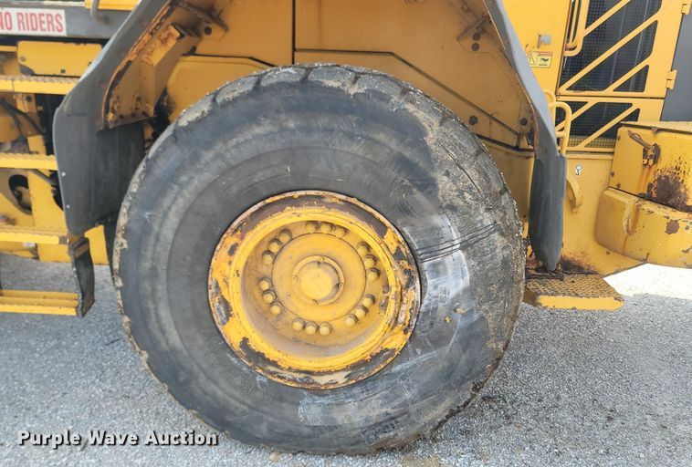 image for item MB9889 2008 Volvo L120F  wheel loader