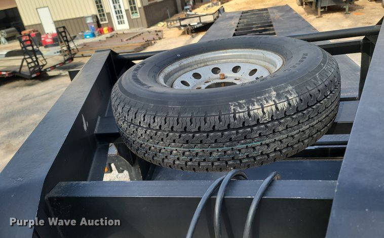 image for item MB9916 2016 Kaufman  equipment trailer