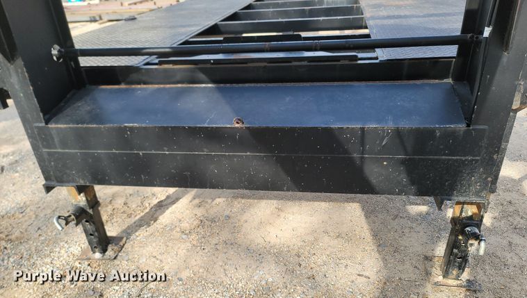 image for item MB9916 2016 Kaufman  equipment trailer