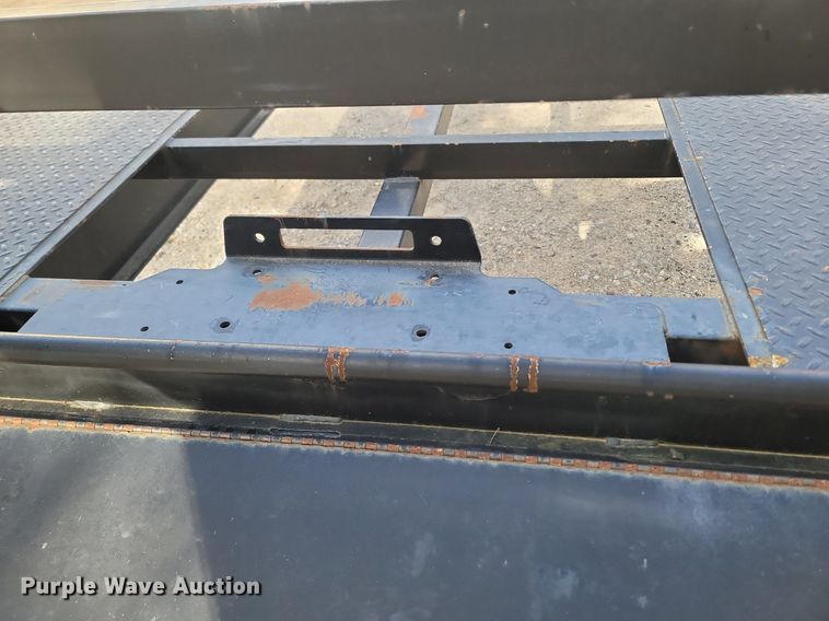 image for item MB9916 2016 Kaufman  equipment trailer