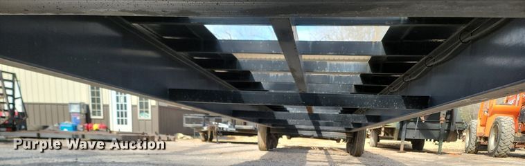 image for item MB9916 2016 Kaufman  equipment trailer