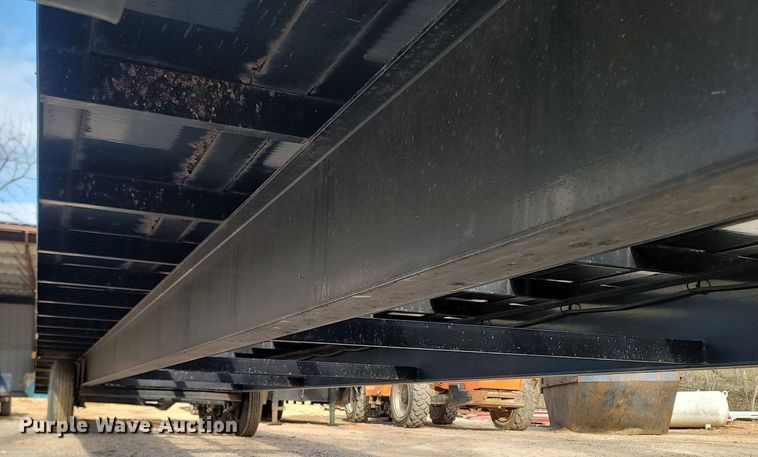 image for item MB9916 2016 Kaufman  equipment trailer