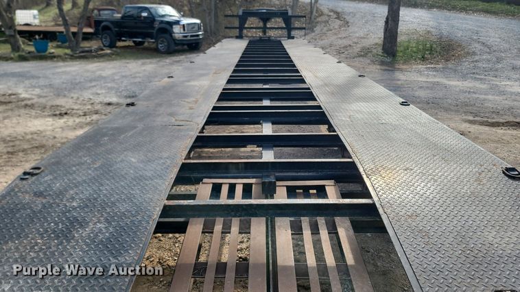 image for item MB9916 2016 Kaufman  equipment trailer