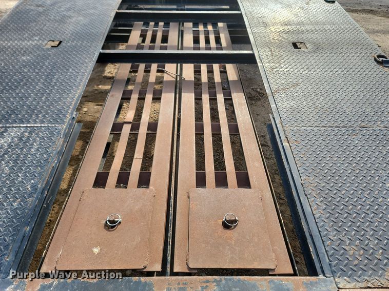 image for item MB9916 2016 Kaufman  equipment trailer