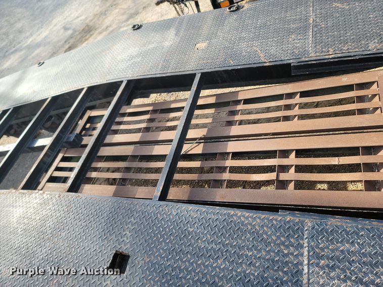 image for item MB9916 2016 Kaufman  equipment trailer