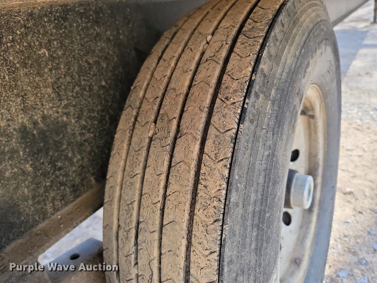 image for item MB9916 2016 Kaufman  equipment trailer