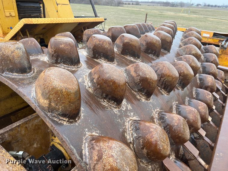 image for item MM9281 1995 Caterpillar CP563C  single drum vibratory roller