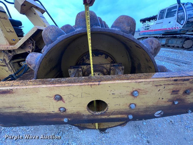 image for item MM9281 1995 Caterpillar CP563C  single drum vibratory roller
