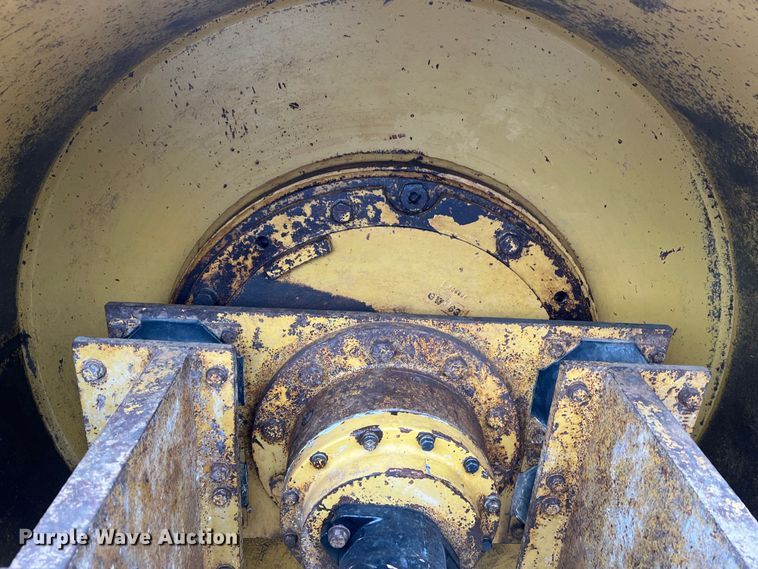 image for item MM9281 1995 Caterpillar CP563C  single drum vibratory roller